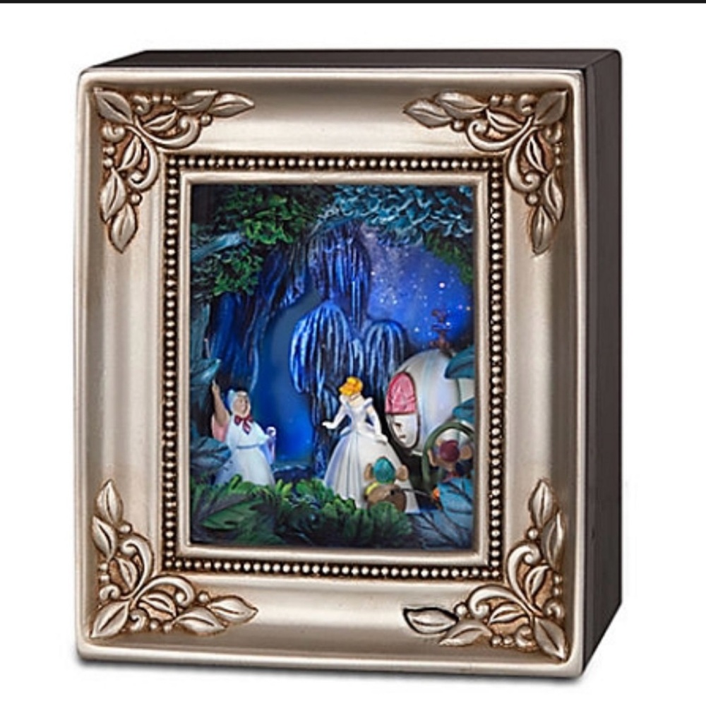 Disney Gallery of Light- Cinderella by Olszewski